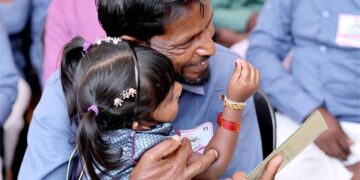Kalimuttu, Who Rose from the Pit Holding a Bone, Meets President Anura