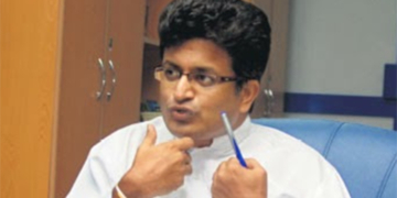 රාජ්‍ය සේවකයන්ගේ වැටුප් වැඩිකිරිම ආණ්ඩුව ගත් මෝඩ තීරණයක්