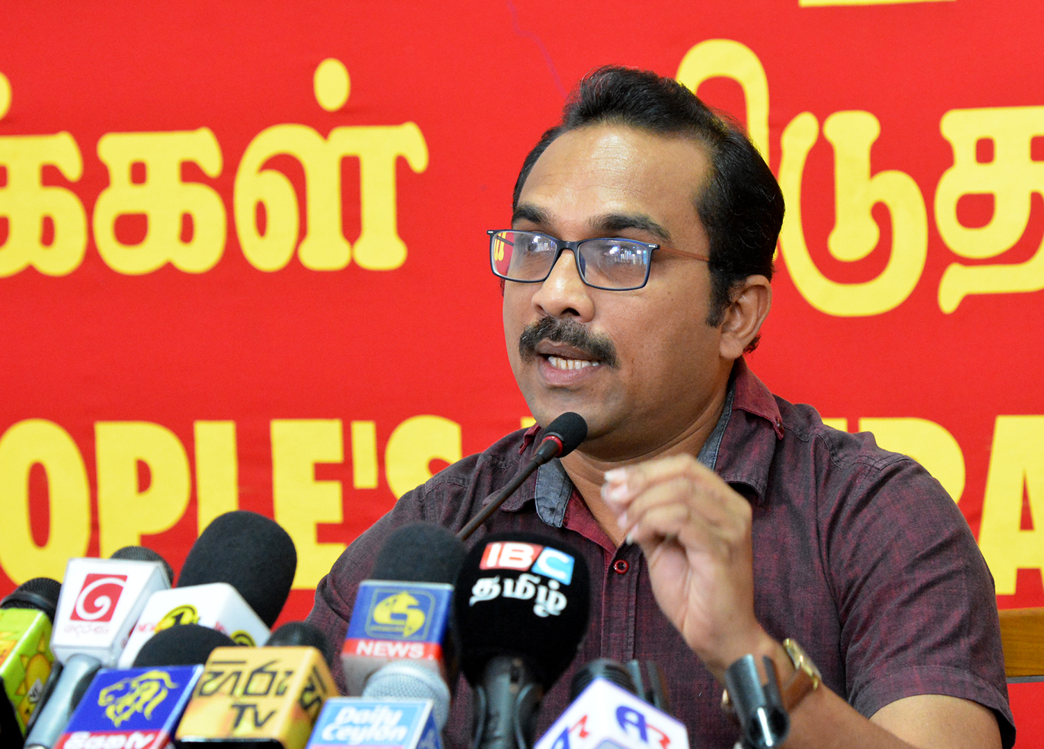 නිලධාරීන්ගේ කැපකිරීම ආණ්ඩුවේ දුර්වලකමින් අපතේ ගියා