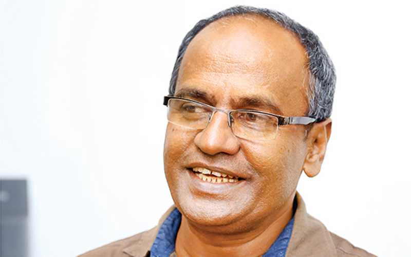 වේදිකා නාට්ය කියන්නේ මට ඇබ්බැහියක් – ‘කොළඹ පාර’ වේදිකාවට රැගෙන එන සුසිල් වික්රමසිංහ