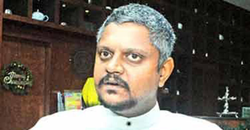 දුම්රිය මගීන් ප්‍රචණ්ඩව හැසිරුනේ ආණ්ඩුවේ මෙහෙයවීමෙන් – මහින්ද පිලේ මන්ත්‍රී කියයි