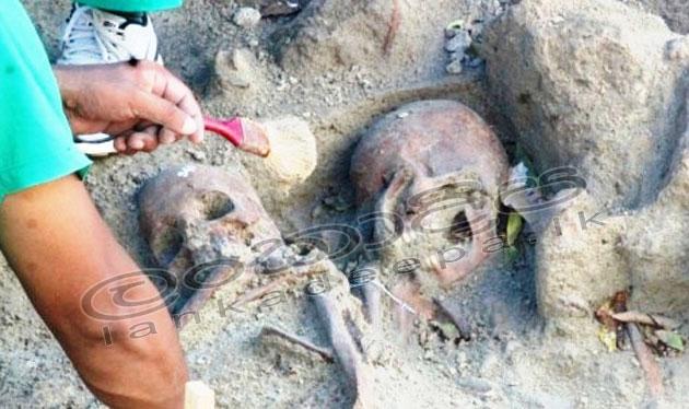 මන්නාරම් මිනී වලෙන් සිරුරු 300 ක් හමුවේ.