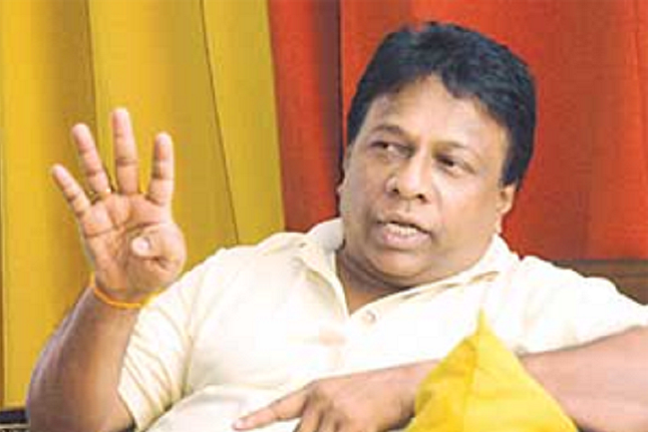 රනිල්ගේ ආරක්ෂාව වෙනුවෙන් ඩලස් පෙනී සිටියි 