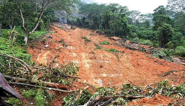 ප්‍රදේශ කිහිපයකට නායයාමේ අනතුරු ඇඟවීම්
