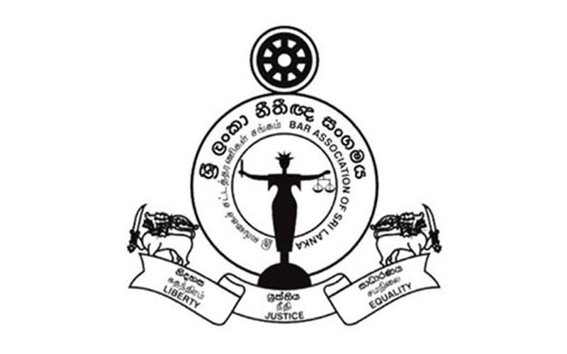 නීතීඥ සංගමයේ සභාපතිට එරෙහිව නීතීඥයෝ පෙළගැසෙති
