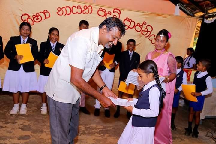 නෙව්ස්මියර් පහළ විදුහලේ පුස්තකාලයට ජවිපෙන් ප්‍රතිපාදන