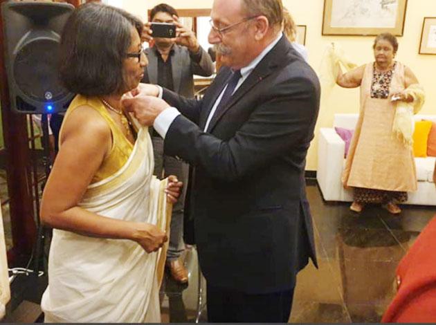සිනමාවේදිනී අනෝමා රාජකරුණාට ගෞරව සම්මානයක්