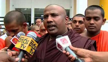 මෙයා “පුටිං” නෙවෙයි “හිටං” ජනපතිට එරෙහිව සුදත්ත හිමිත් පෙරට