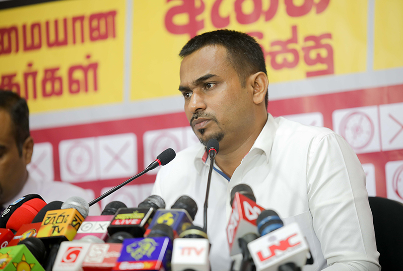 බන්දුල ගුණවර්ධන රටට බොරු කියනවා…