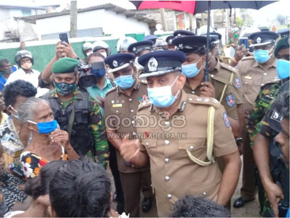 අඟුලාන පොලිසියට ගල් ගැසුවැයි 10ක් අත්අඩංගුවට
