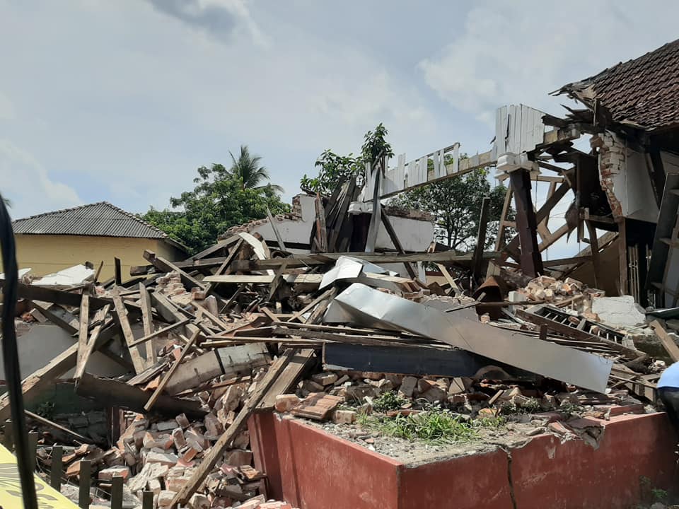 පෞරාණික ගොඩනැගිල්ල විනාශකළ කුරුණෑගල නගරාධිපති ඇතුළු පිරිසක් අත්අඩංගුවට ගන්නැයි නීතිපති කියයි