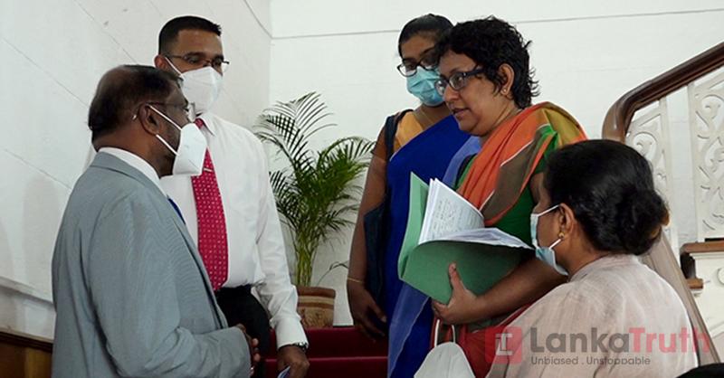 අයිතීන් උදෙසා කාන්තාවෝ විදේශ අමාත්‍යංශ ලේකම් හමුවෙති…