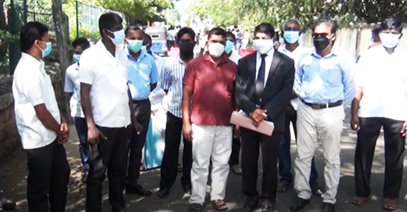 පොලීසිය ඉන්නේ නීතිය ක්රියාත්මක කරන්න මිසක් දේශපාලනය කරන්න නෙවෙයි… මාතර මහේස්ත්රාත්ගෙන් පොලිසියට පාඩමක්…