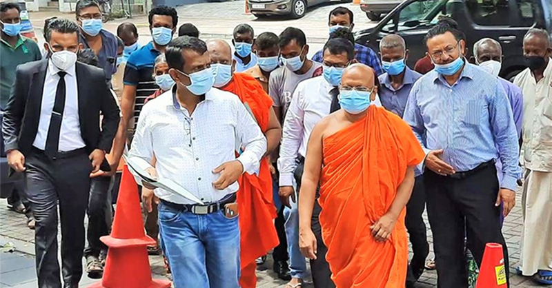 “අපේ වගා බිම් ඩෝසර් කරනවා, අපේ ජීවත්වීමේ අයිතිවාසිකම් රැක දෙන්න” වෙල්ලස්සේ ගොවියෝ කොළඹ දී කියයි