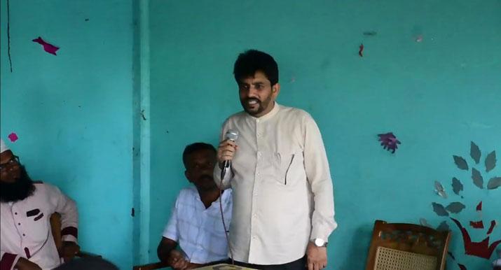 මන්ත්රී අලි සබ්රිට එල්ල වූ ජනතා විරෝධය හමුවේ තහඩුවැටෙන් රිංගා පැනයයි
