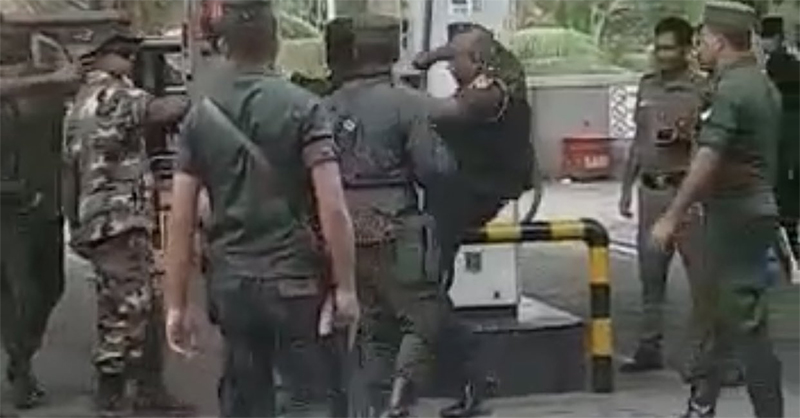 ඉන්ධන පෝලිමේ මැර හමුදා නිලධාරියාගේ වැඩ තහනම්