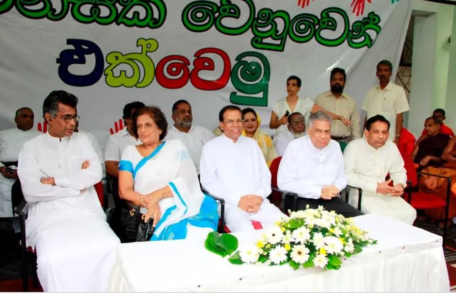 චම්පික සජිත්ගෙන් ගැලවෙන්න සූදානමින්