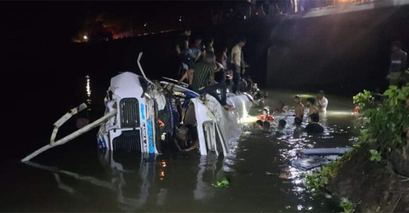 තවත් දරුණු අනතුරක් – 10 දෙනෙකු ජිවිතක්ෂයට