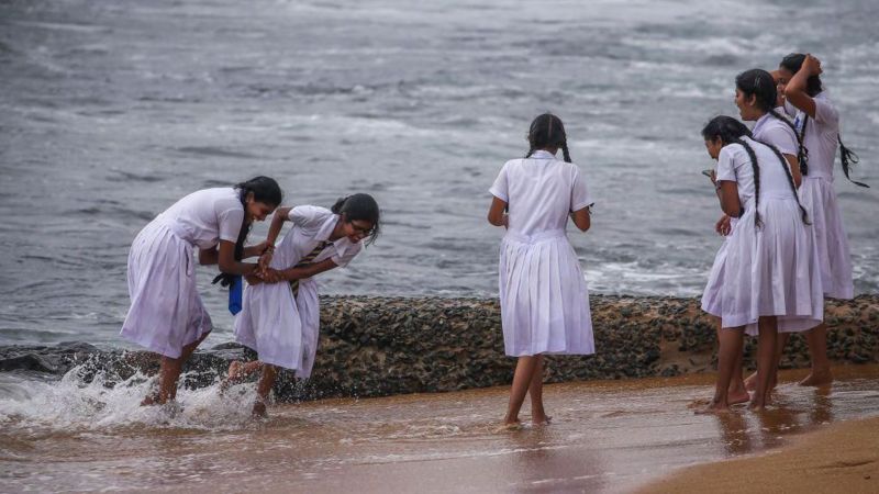 අපේ දියණියන්ගේ ජීවිත ඛේදනීය කළේ කවුද?