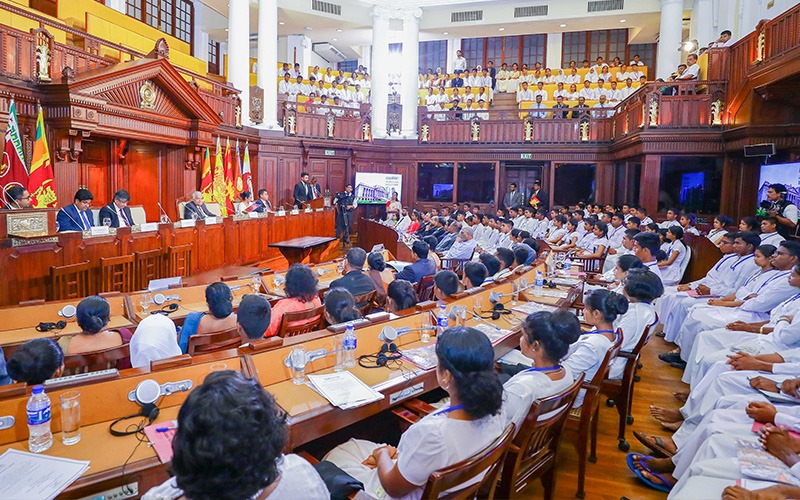 ජනාධිපති පාසල් සිසුන්ට බය වුණාද?