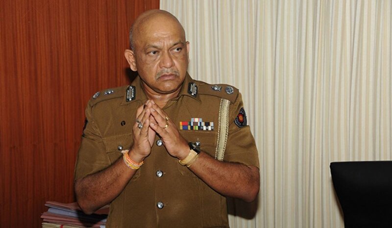 නාමල්ගේ ජාවාරම්කාර පොලිස් ලොක්කාට පොලිසිය බයයි!