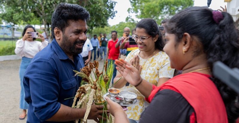 “ගැහැණු අපි එක මිටට” එකතු වී වව්නියාවට ගලයි