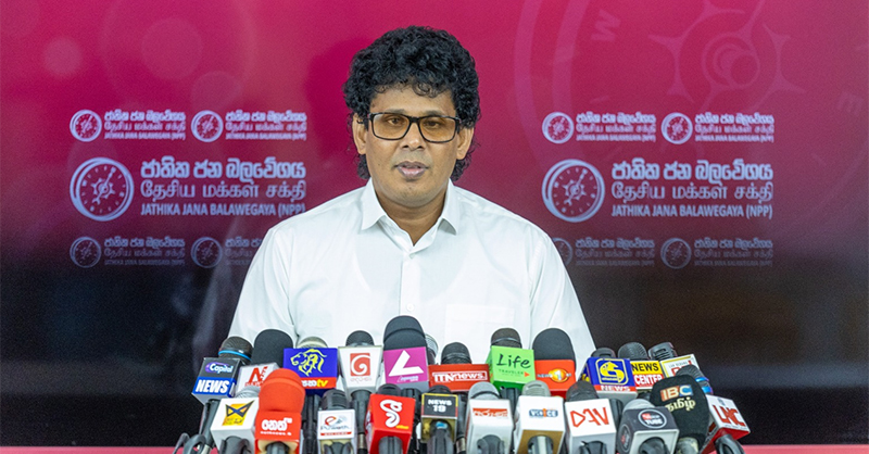 දැන් ආණ්ඩුව සහ විපක්ෂයේ ස.ජ.බ. කොටස එකට එක්වී ඉඩම් කොල්ලකනවා – වසන්ත සමරසිංහ