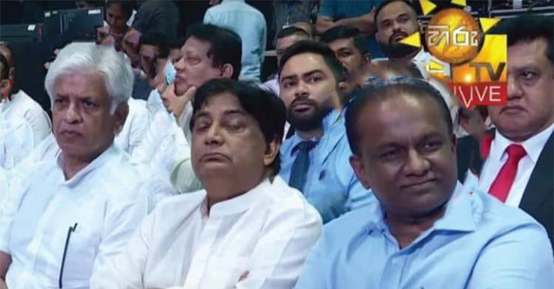 ශ්‍රීමත් සජිත් ප්‍රේමදාස උතුමාණෝ, මේ ක්‍රිකට් ගැහිල්ල බැලන්ස් කරලා දෙන්න !