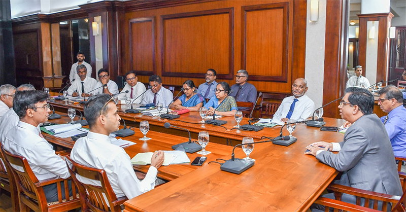 මාතර ගංවතුර පාලනයට කඩිනමින් විසඳුම් ලබාදීමට ජනපති ලේකම්ගෙන් නිලධාරීන්ට උපදෙස්