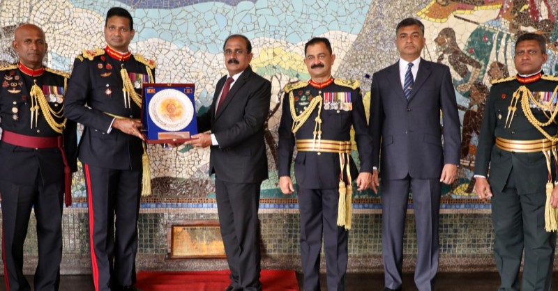 රට ගොඩ නැගීමට උර දෙන්න හමුදාව සූදානම්