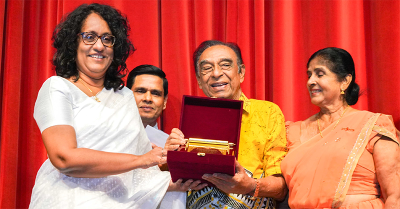 “අපේක්ෂාවේ වේදිකා මංගල්‍යය” ‘ටවර් නාට්‍ය උළෙල’  අගමැතිනියගේ ප්‍රධානත්වයෙන් ඇරඹේ