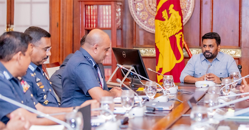 ජනපති සහ ගුවන් හමුදාවේ උසස් නිලධාරීන් අතර හමුවක්