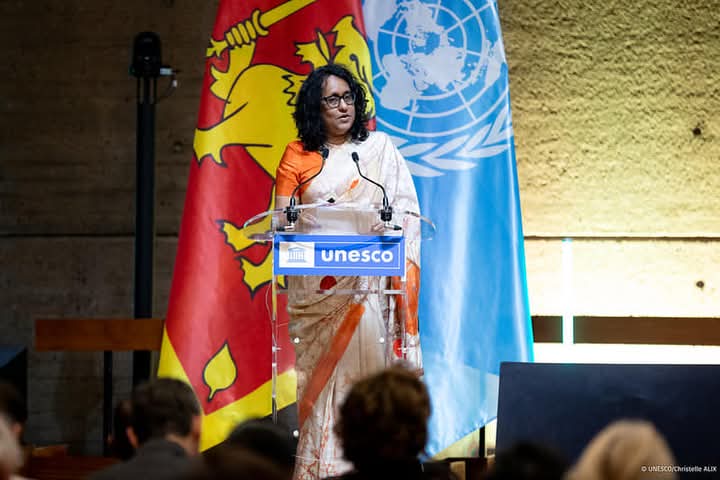 ප්රංශ රජයේ ප්රධානතම මාධ්ය ජාලය (RFI) අගමැති හරිනි හමුවේ !