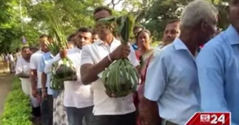 මහින්ද වෙනුවෙන් කුලියට අඬන ගැහැණු ගැන සියල්ල හෙළි කෙරේ