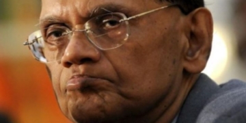 දැන් නම් ඔක්කොම ඉවරයි – ජී එල් පීරිස් ගේමට බැහැලා