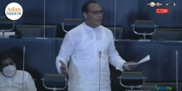 දයාසිරි ජයසේකර පාතාල ගේමක් දියත් කරයි