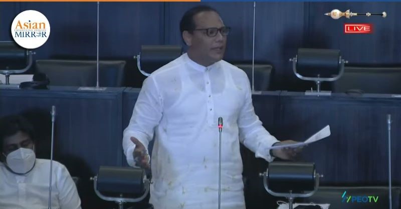 නාමල්ගේ විභාගයට දයාසිරිත් ලියලා
