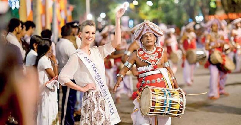 අගෝස්තු මාසයේ ලක්ෂ 2යි