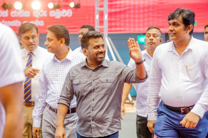 තමන්ට අහිමි වූ අනාගතය තම දරුවන්ට උදා කර දීම වෙනුවෙන් සිහින දකින දෙමාපියන්ගේ ප්රාර්ථනා ඉටු කරනවා – ජනාධිපති