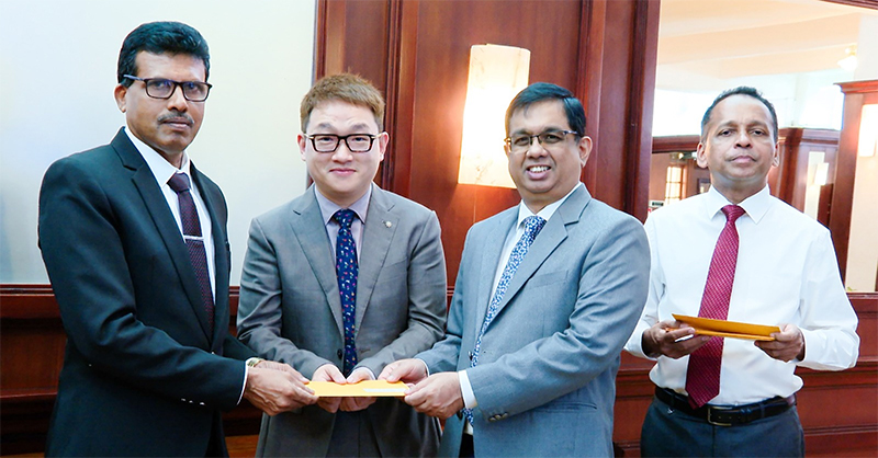 ගුරු අභ්යාස විද්යාල වෙත Ideahub පරිත්යාග කෙරේ
