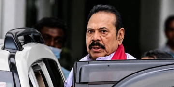 අල්ලස් කොමිසමට පැමිණි මහින්ද සහචරයන් සිව්දෙනෙකු කපා හැරලා… තිදෙනෙකු මියගිහින්…