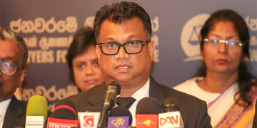 ලෝකයේ අනෙක් රටවල විනිසුරුවරුන්ගේ විශ‍්‍රාම වයස් සීමාව දීර්ඝ කිරීම එක්ක බලන විට, ලංකාව දැනටමත් ප‍්‍රමාදයි… – නීතිඥ අකලංක උක්වත්ත