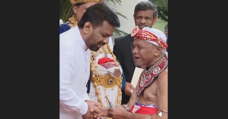 හිස නවා ආචාර කිරීම කොතරම් හැඟීම්බර වූවාද?