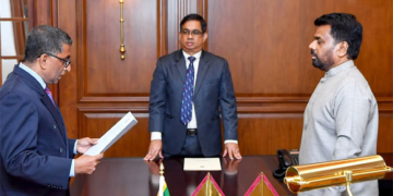 මධ්‍යම පළාත් නව ආණ්ඩුකාරවරයා ජනපති ඉදිරියේ දිවුරුම් දෙයි