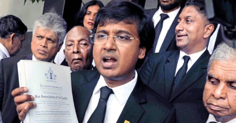 ඔබේ නඩුව බාර දෙන්නේ මොවුන්ටද?