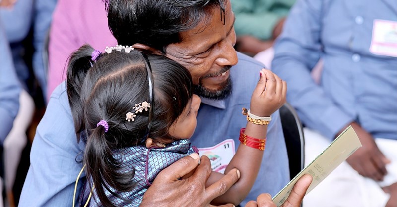 ඇට කෑල්ලක් අතින් ගෙන වළෙන් උඩට ආ කාලිමුත්තුට ජනාධිපති අනුර මුනගැසීම