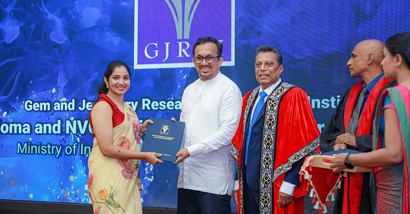 කොළඹට එන ජාත්‍යන්තර මට්ටමේ විශේෂ මැණික් මධ්‍යස්ථානයක් ගැන ඇමති සුනිල් හඳුන්නෙත්තිගෙන් අනාවරණයක්…