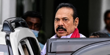 போதைப்பொருள் கடத்தலுக்காக நீதிமன்றத்தால் மரண தண்டனை விதிக்கப்பட்ட ஐவரை மஹிந்த ராஜபக்ஷ அதிகாரத்தைப் பயன்படுத்தி விடுதலை செய்தார்